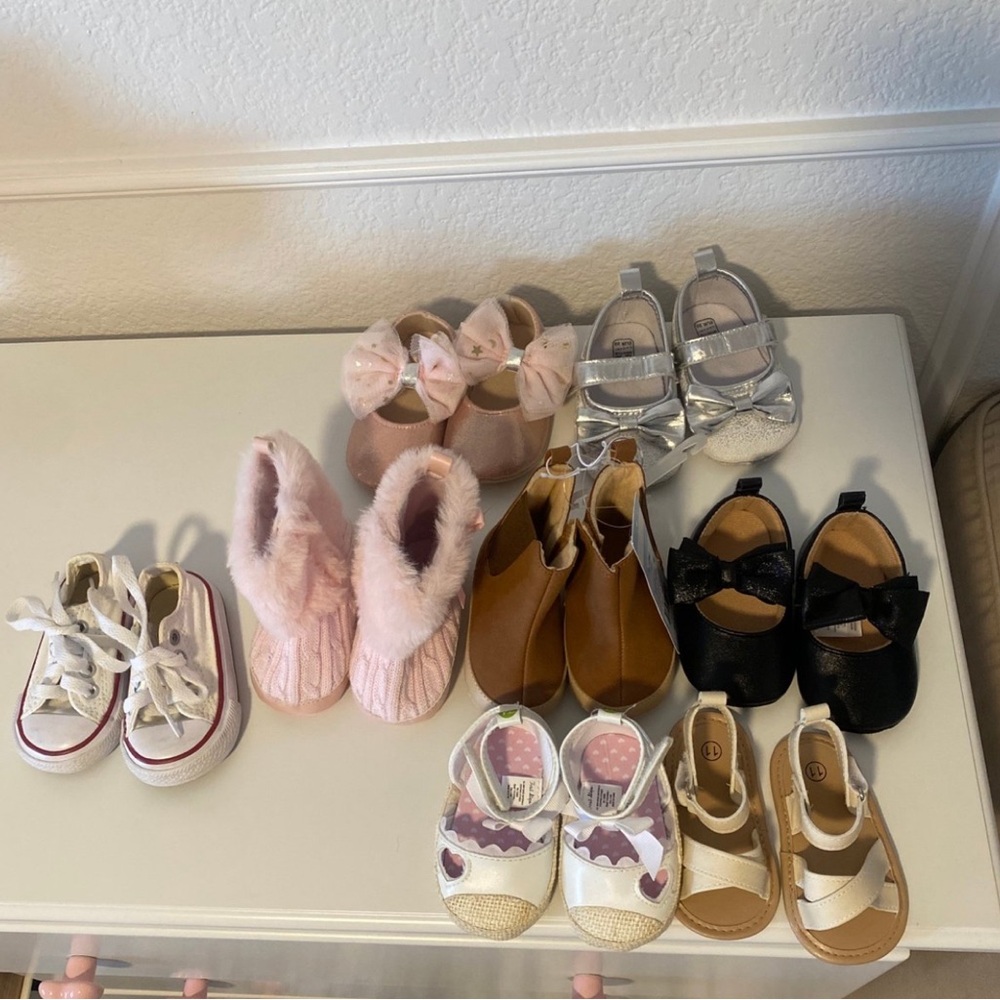 Bundle of baby shoes 8 pairs in total